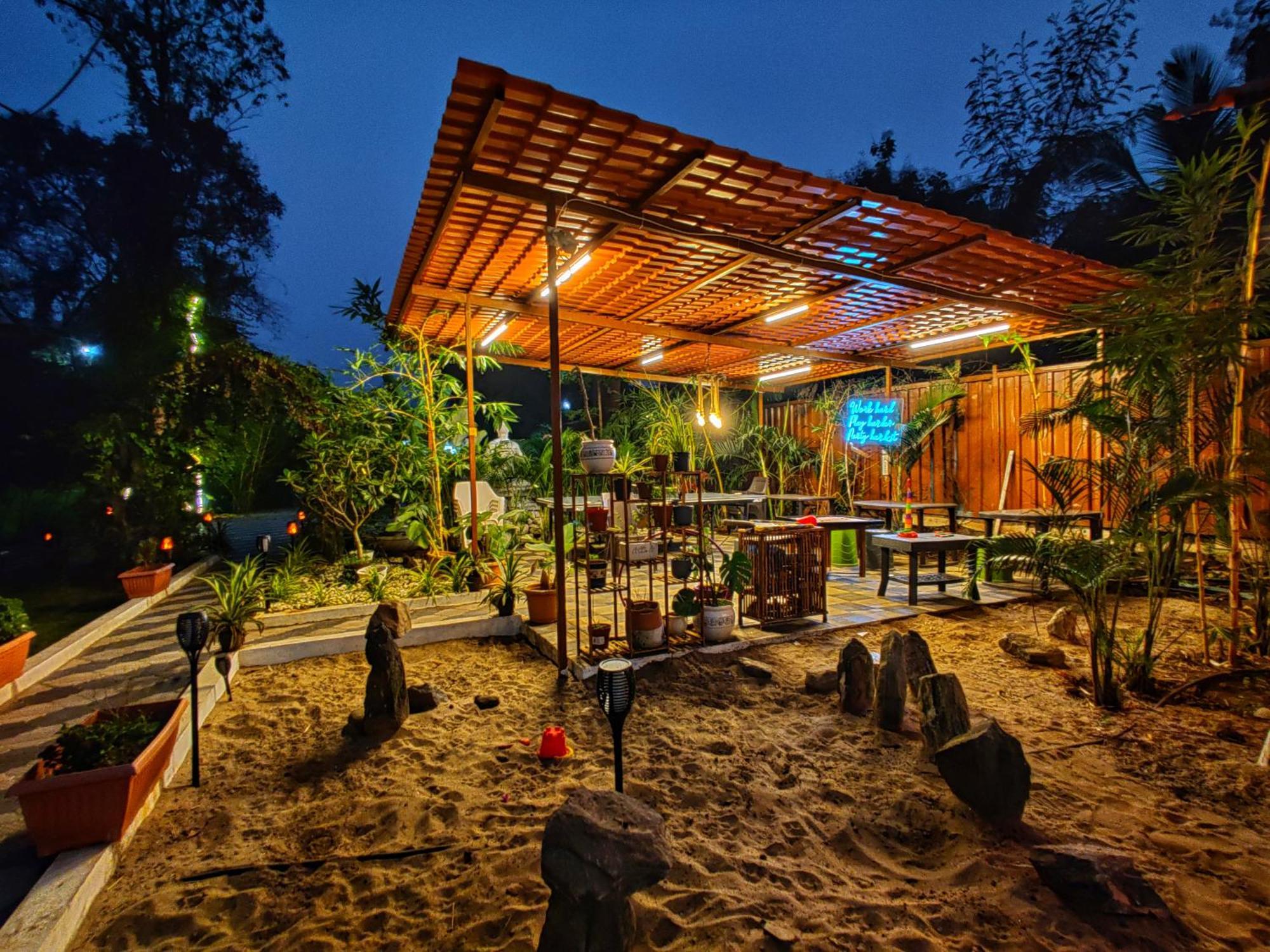Crystal Springs Villa - A Picture-Perfect Retreat W Pool, Hammock, Gazebo Karjat Exterior photo